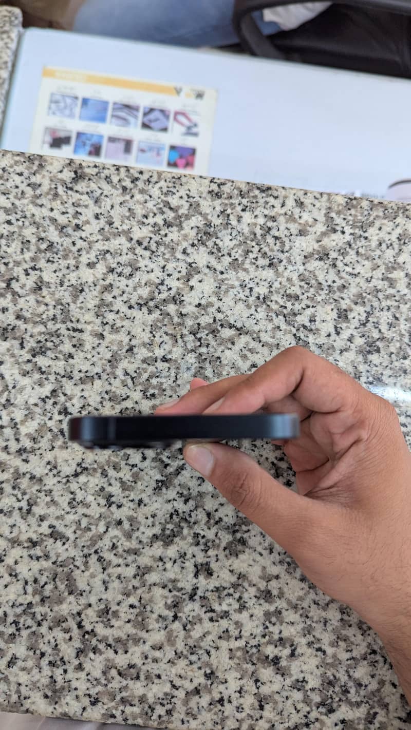 Apple iPhone 13 3