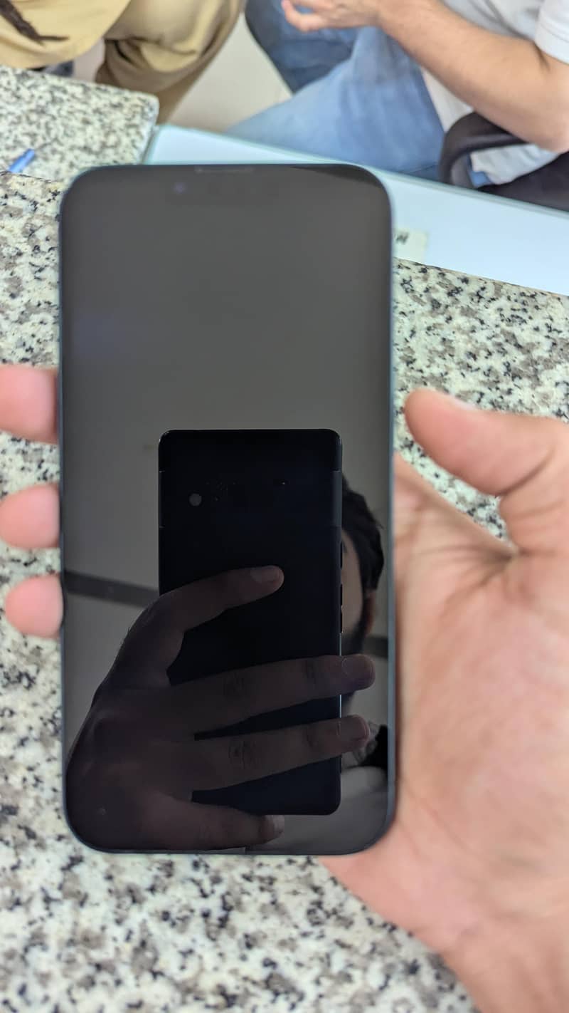 Apple iPhone 13 5