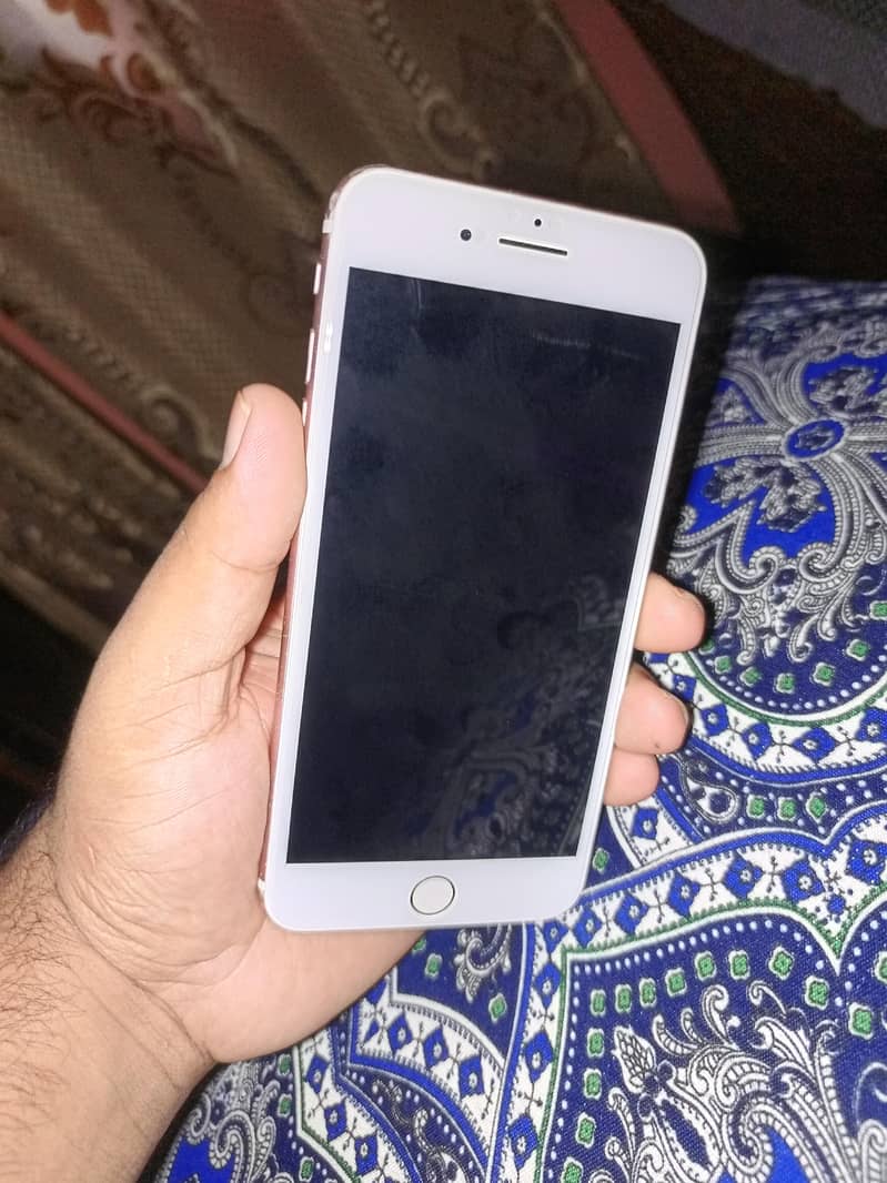 Apple iPhone 7 Plus 1