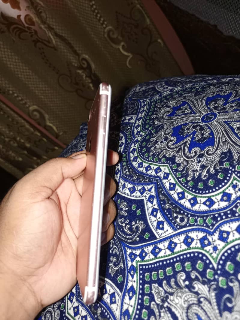 Apple iPhone 7 Plus 2
