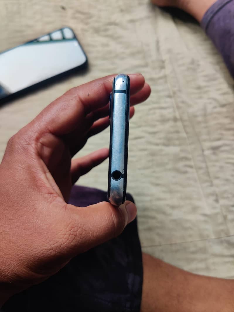 Sharp Aquos R2 2