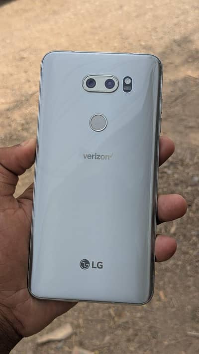LG V30+