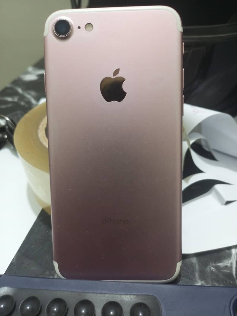 Apple iPhone 7 1