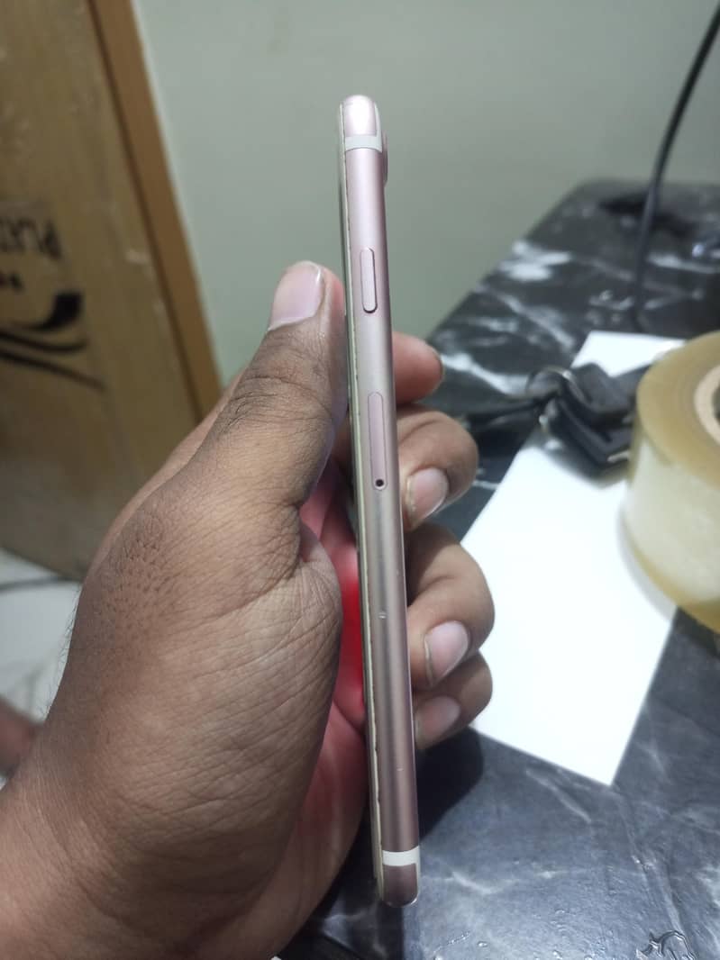 Apple iPhone 7 3