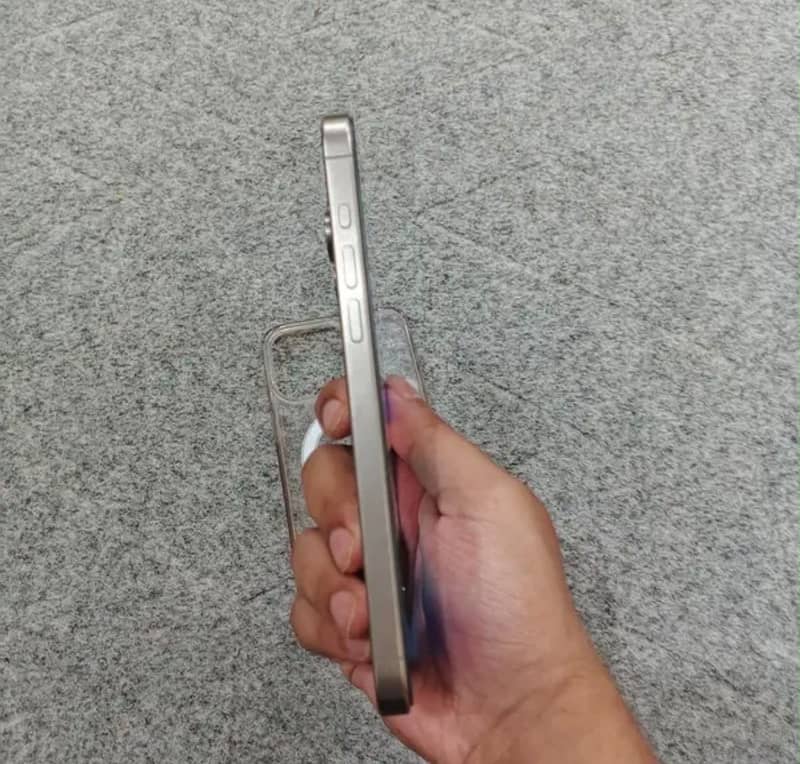 Iphone 15 Pro max 2