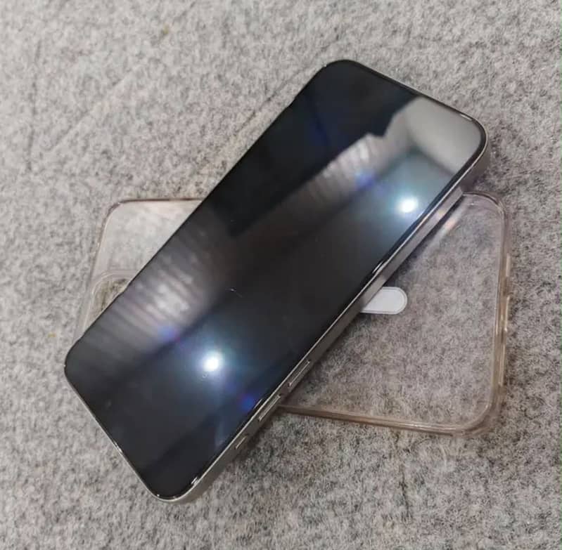 Iphone 15 Pro max 5