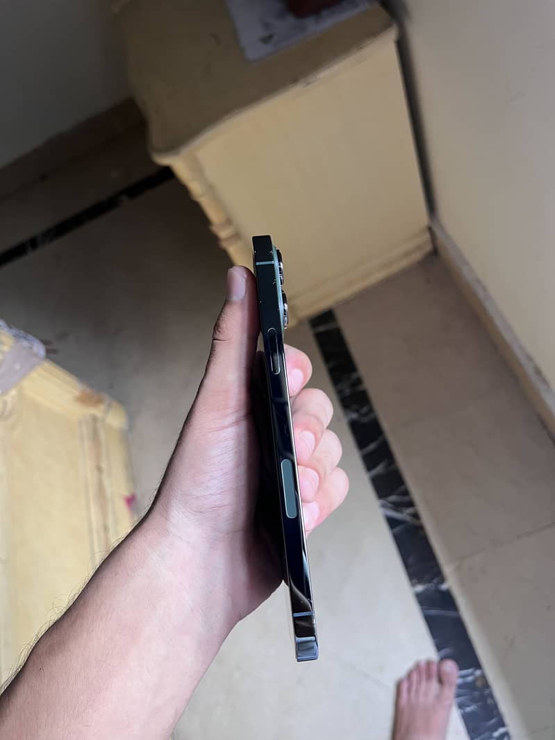 iPhone 13 Pro Max 3