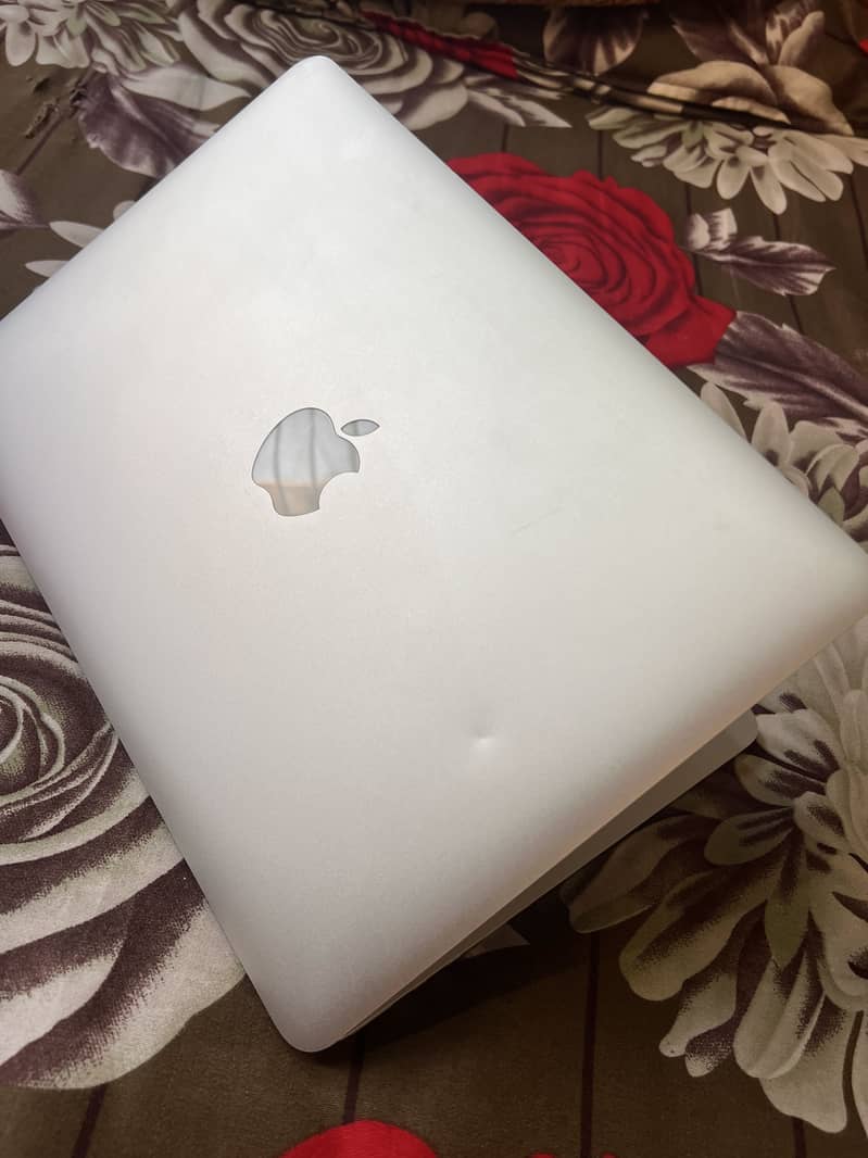 Macbook Pro 2015 0