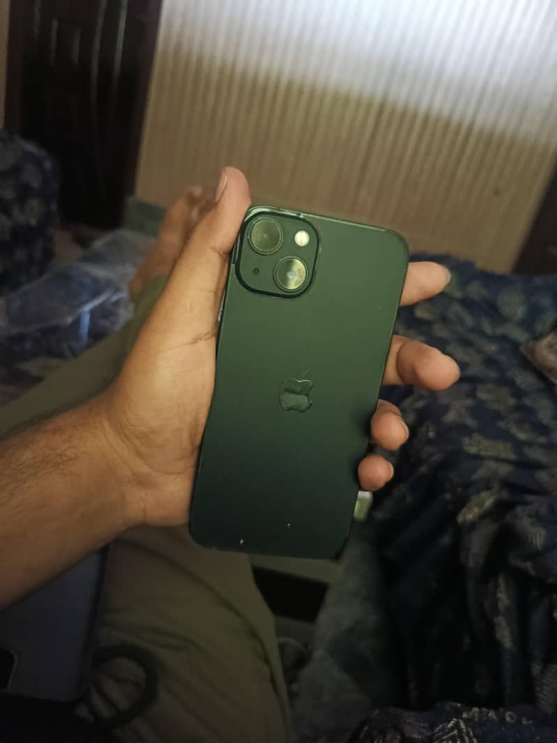 Apple iPhone 13 0