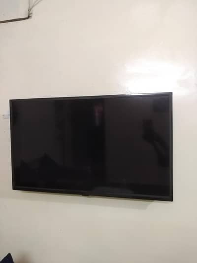 Noble 32 Inch LED TV – Excellent Condition