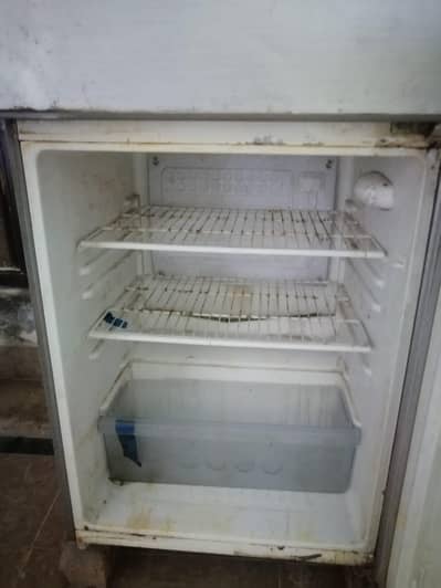 changhung ruba fridge urgent sale medium size