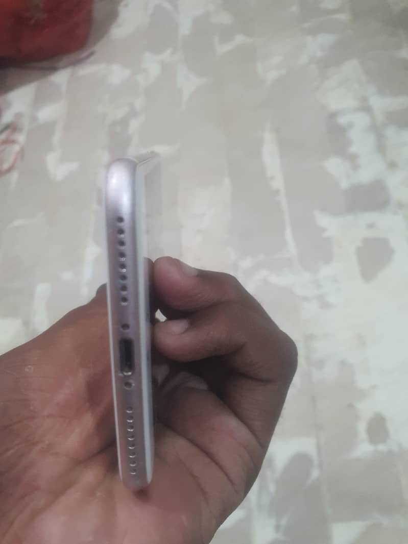 Apple iPhone 7 Plus 1
