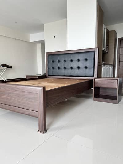 Interwood Bed Set