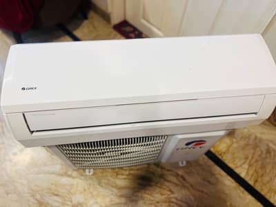 Gree 1 ton condition like brand new