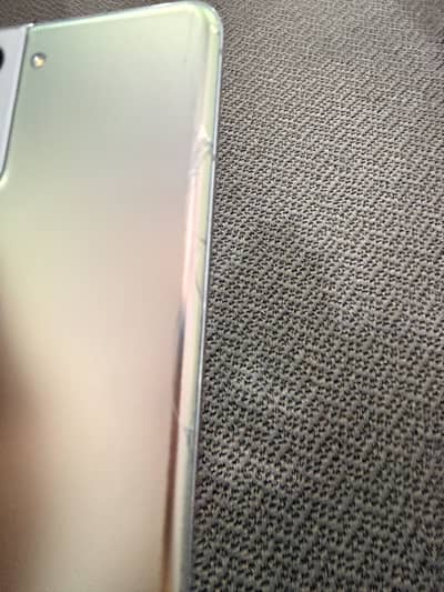 Samsung s21 plus screen is scrathchless completely original 8/256