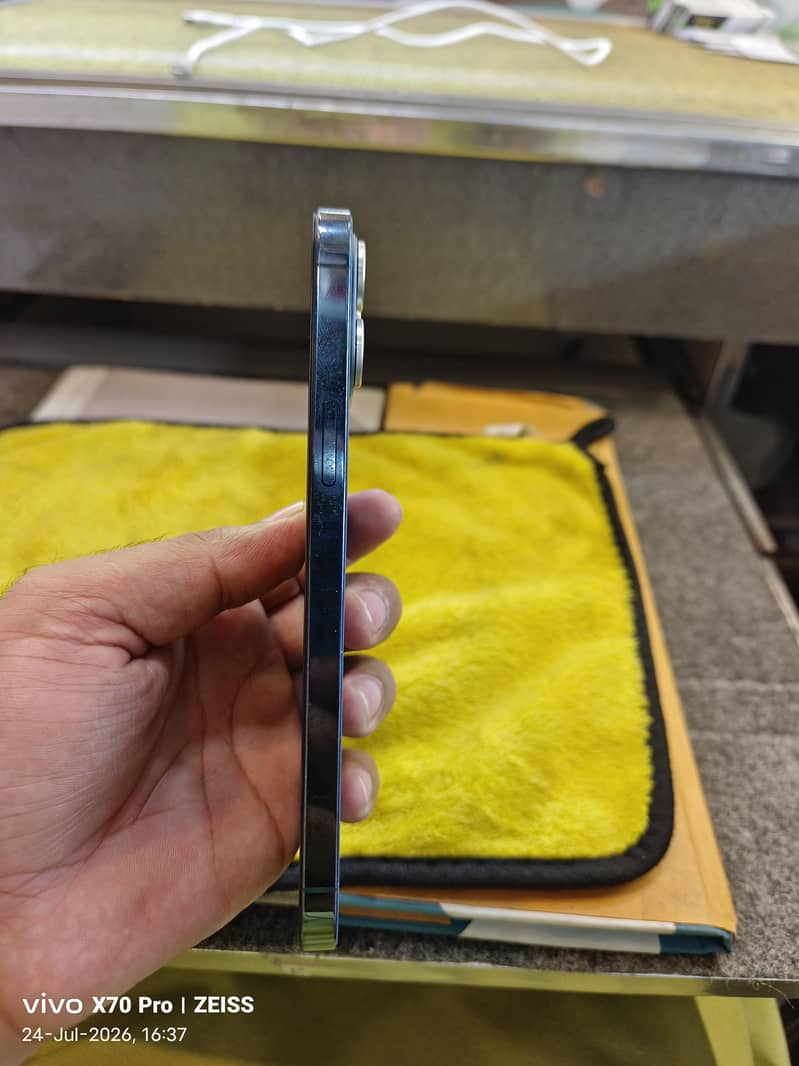 Apple iPhone 12 Pro Max 1