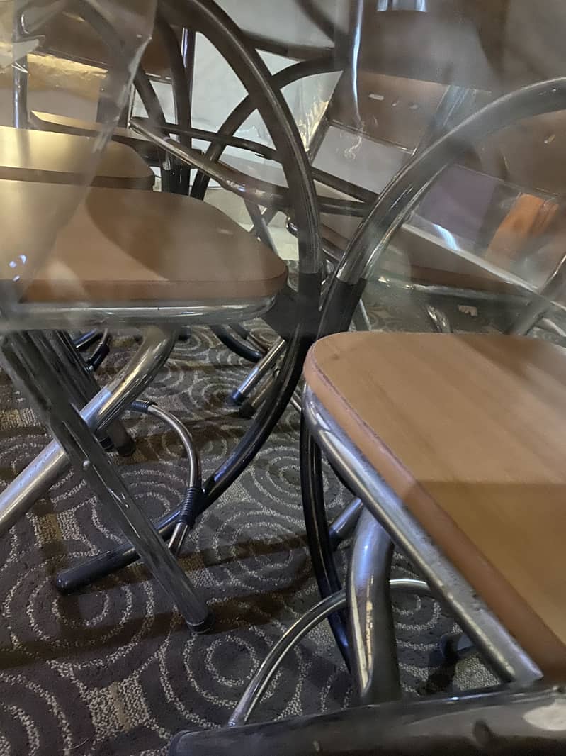 Dining table 0