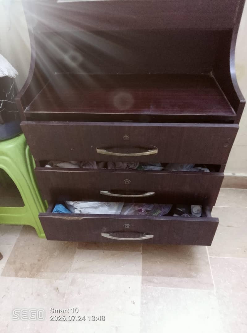 Dressing table 1