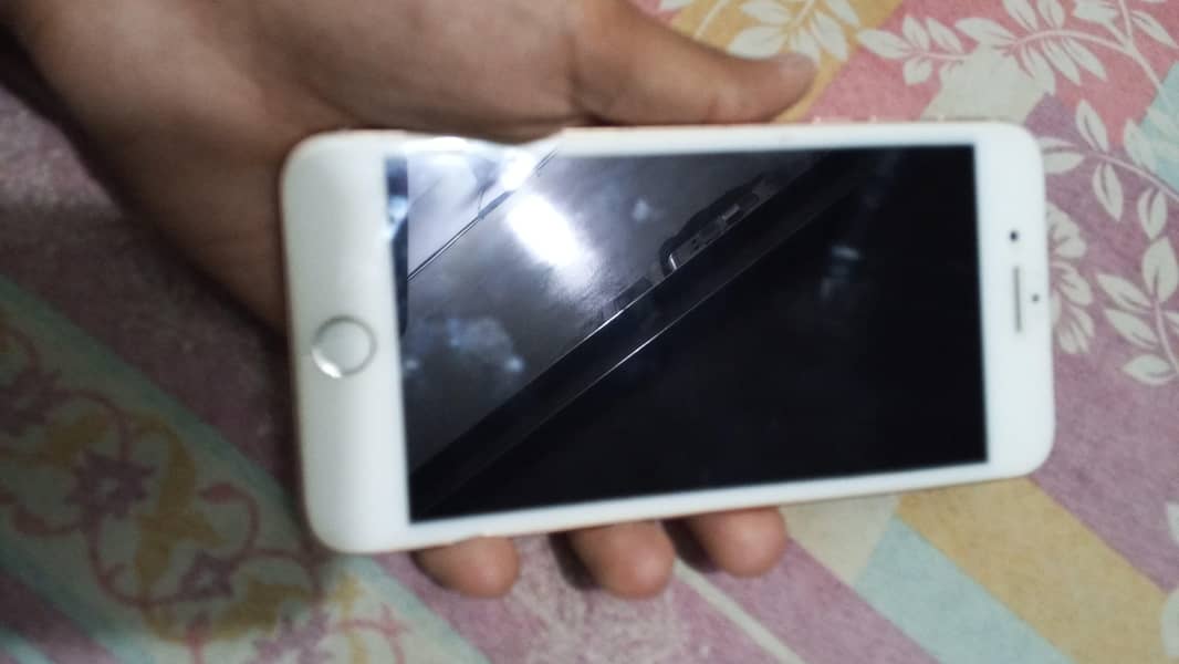 Apple iPhone 8 Plus 0