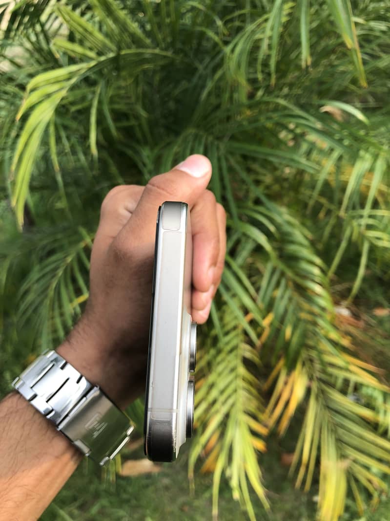 iPhone 15 pro max 5