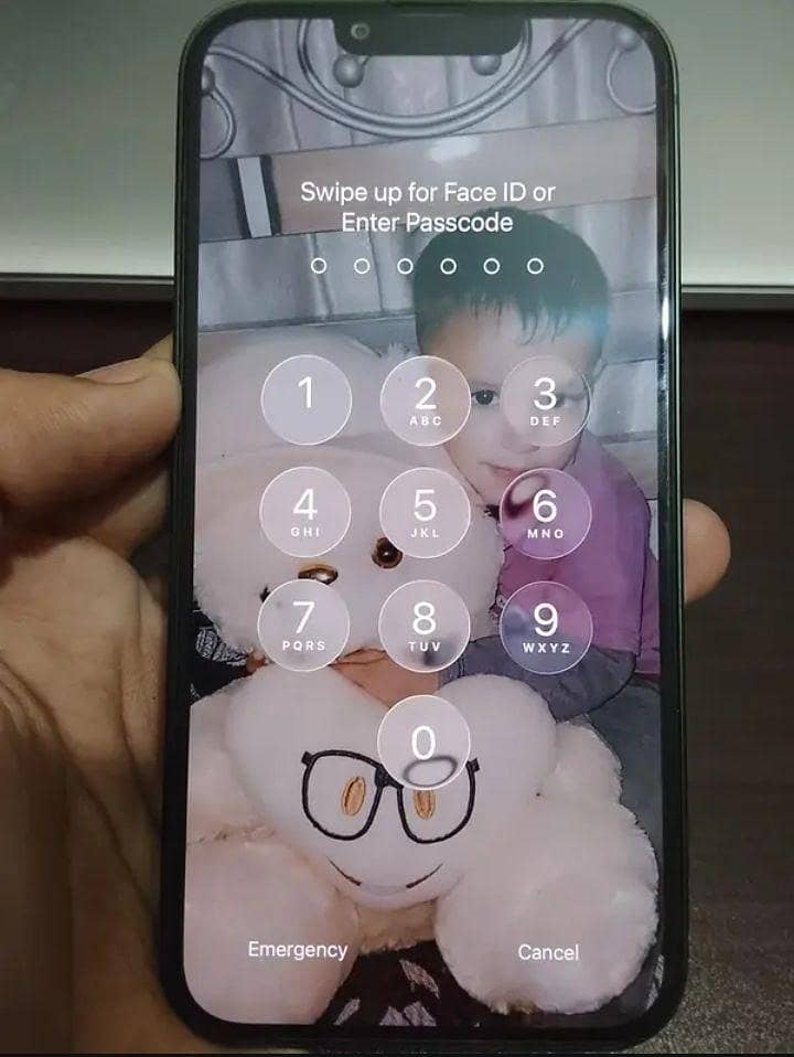 Apple iPhone 13 1
