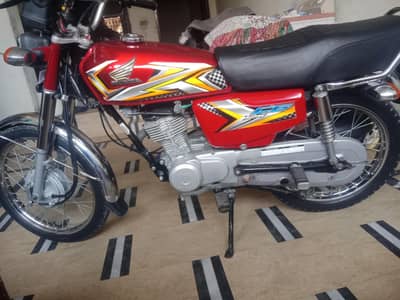 Honda 125 model 2025 10 by 10 condition all ok bike