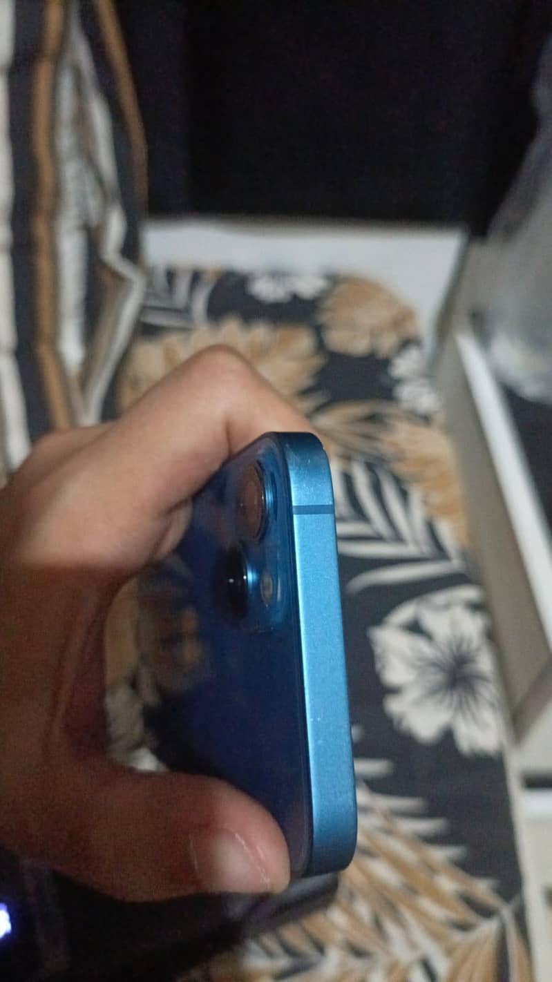 Apple iPhone 13 1