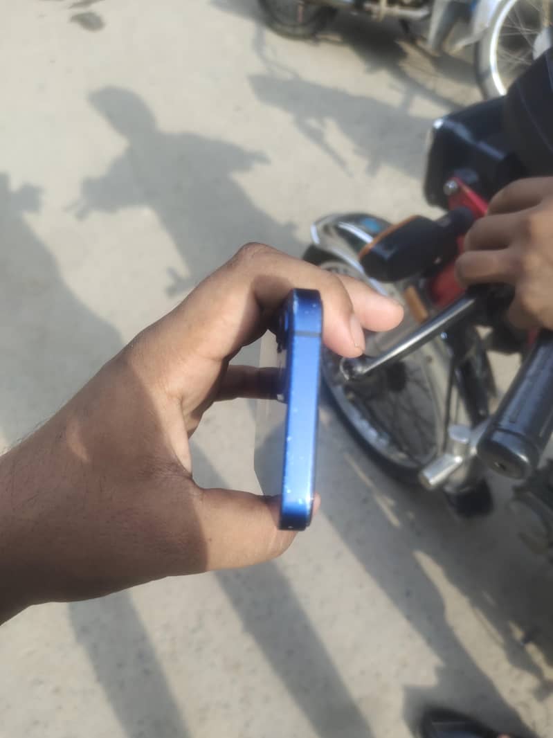 Apple iPhone 12 mini 3