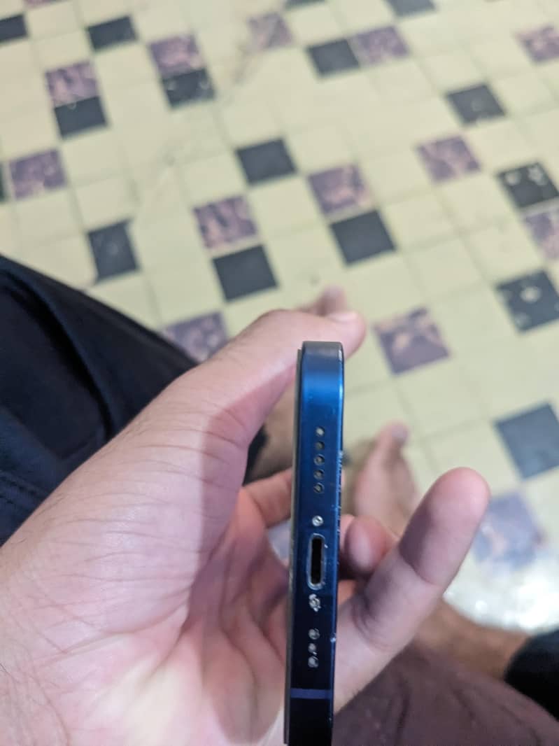 Apple iPhone 12 2