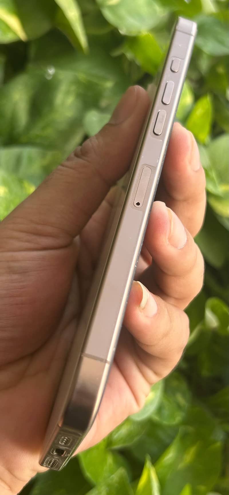 Apple iPhone 16 Pro Max 3