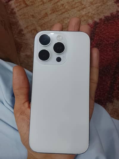 Apple iPhone 16 Pro
