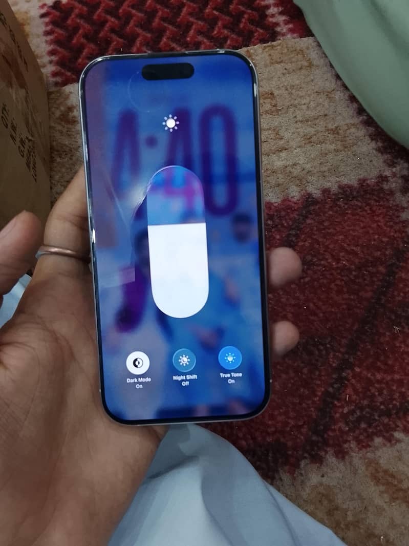 Apple iPhone 16 Pro 1
