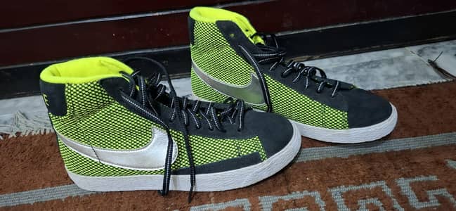 Original Nike High-Top Sneakers – Youth/Unisex – EU 38.5