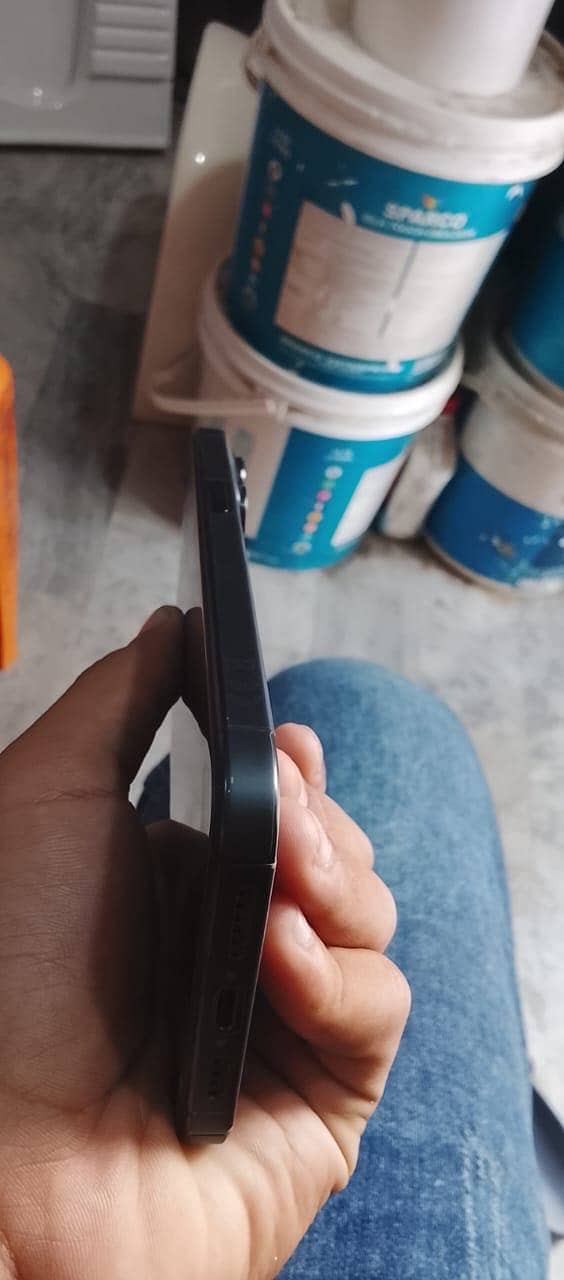 iPhone 15 pro max 2