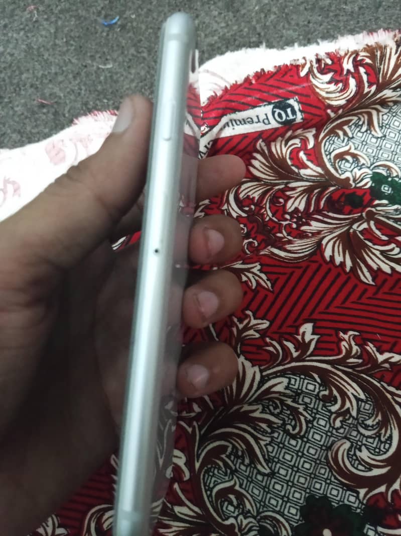 Apple iPhone 8 2
