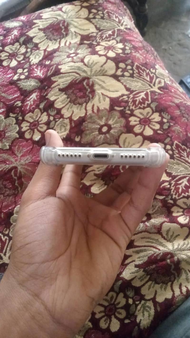 Apple iPhone 8 8