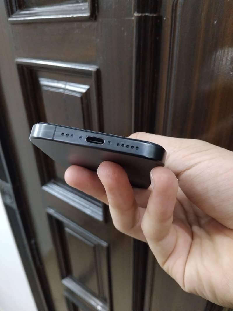 Apple iPhone 15 Pro 256 gb PTA 4