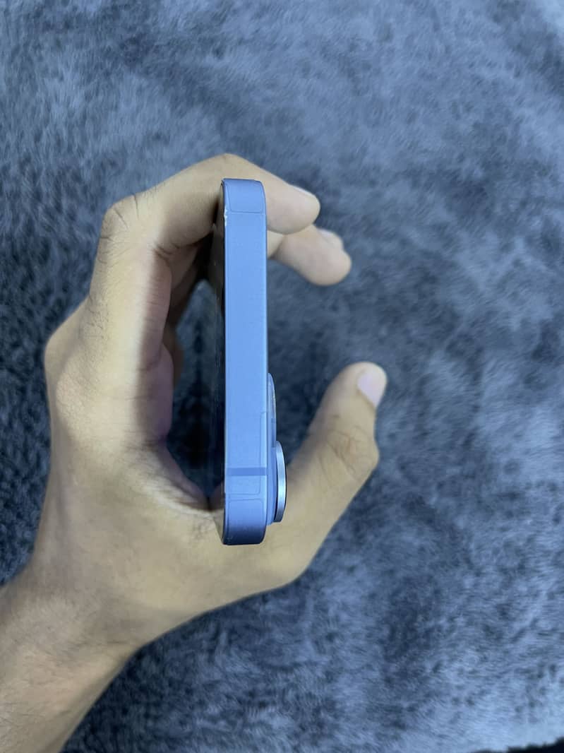 iPhone 14 4