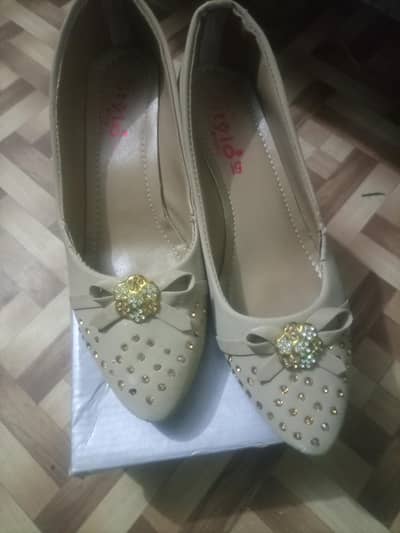 shose or fancy joty