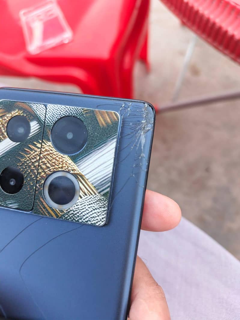 Infinix Note 40 Pro 3