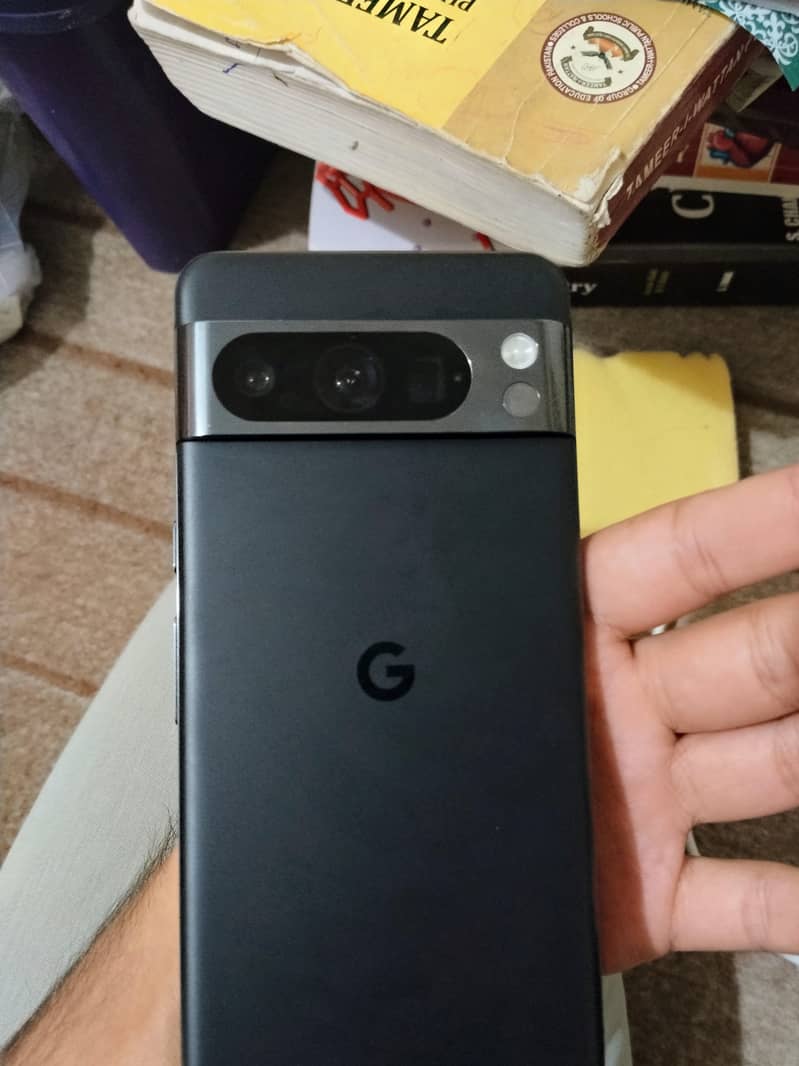 Google pixel 8 pro 1