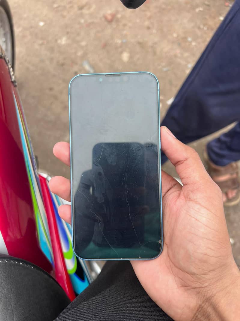 Apple iPhone 13 1