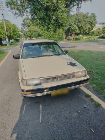 toyota Corolla sloon 86