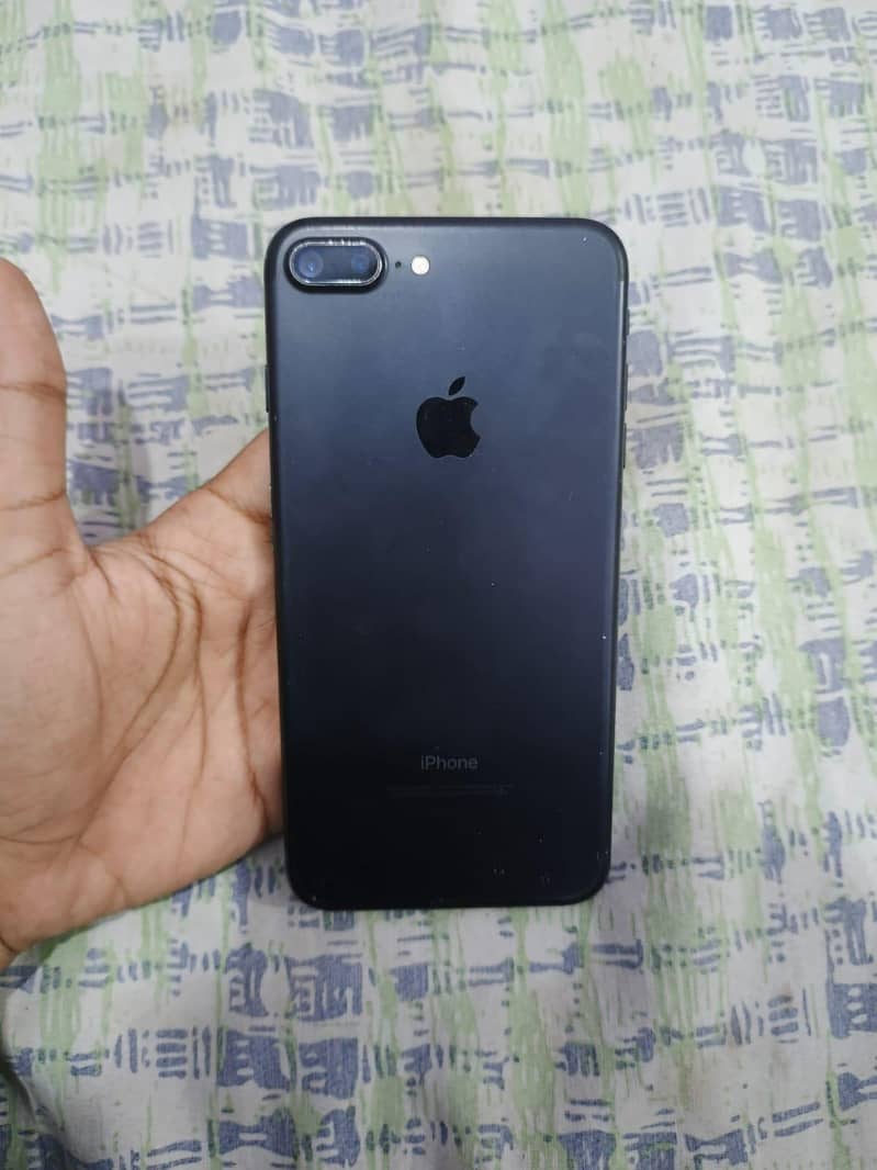 Apple iPhone 7 Plus 1
