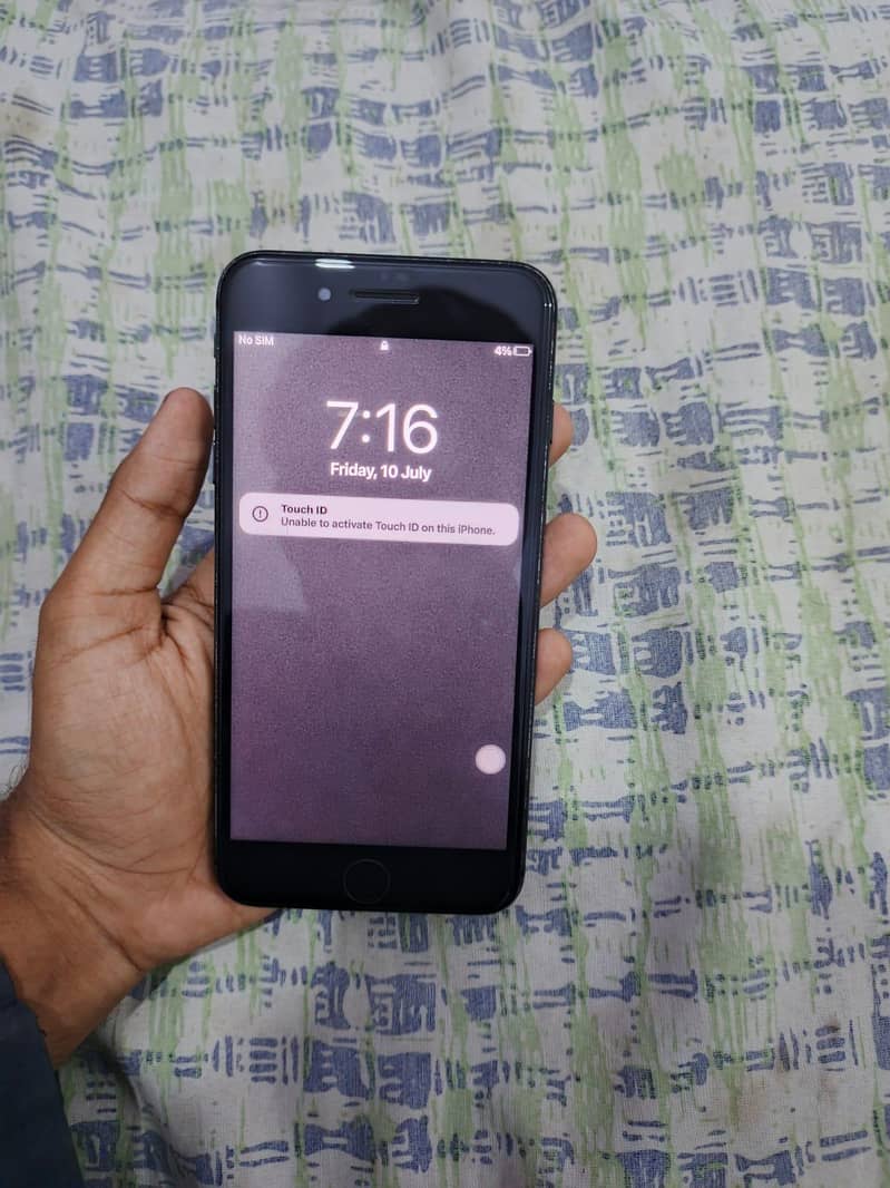 Apple iPhone 7 Plus 4