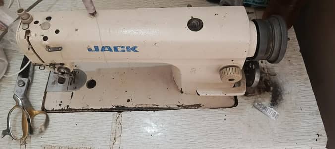 Only 2 Heads Of Jack Machine Perfectly Work No Need to Any Work. .