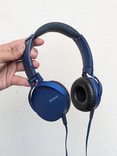Sony headphone available