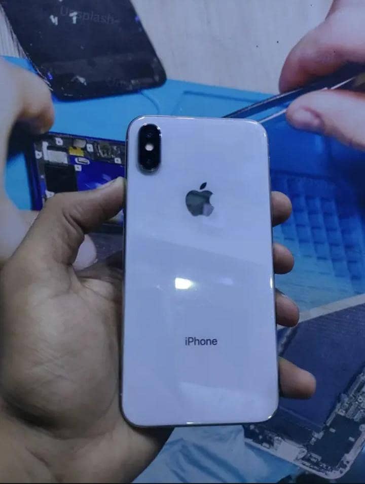 Apple iPhone X 3