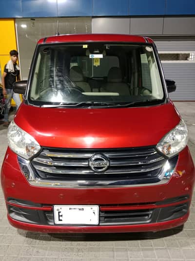 Nissan Roox 2018