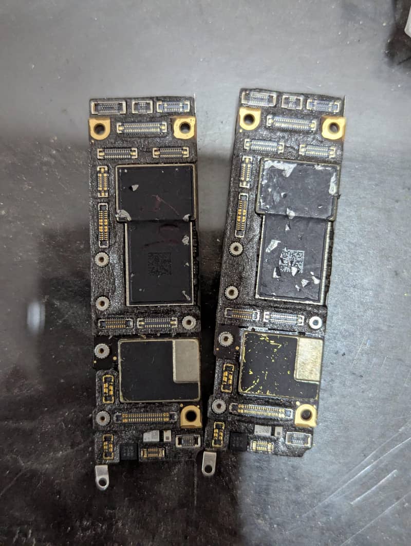 iphone 11 board 2